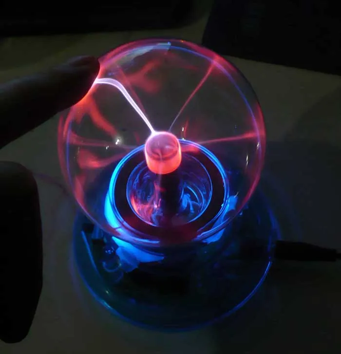 Free Shipping High-quality Glass Plasma Ball Sphere USB+vehicle-mounted+audio control+Gift box  Lightning Light Lamp Party