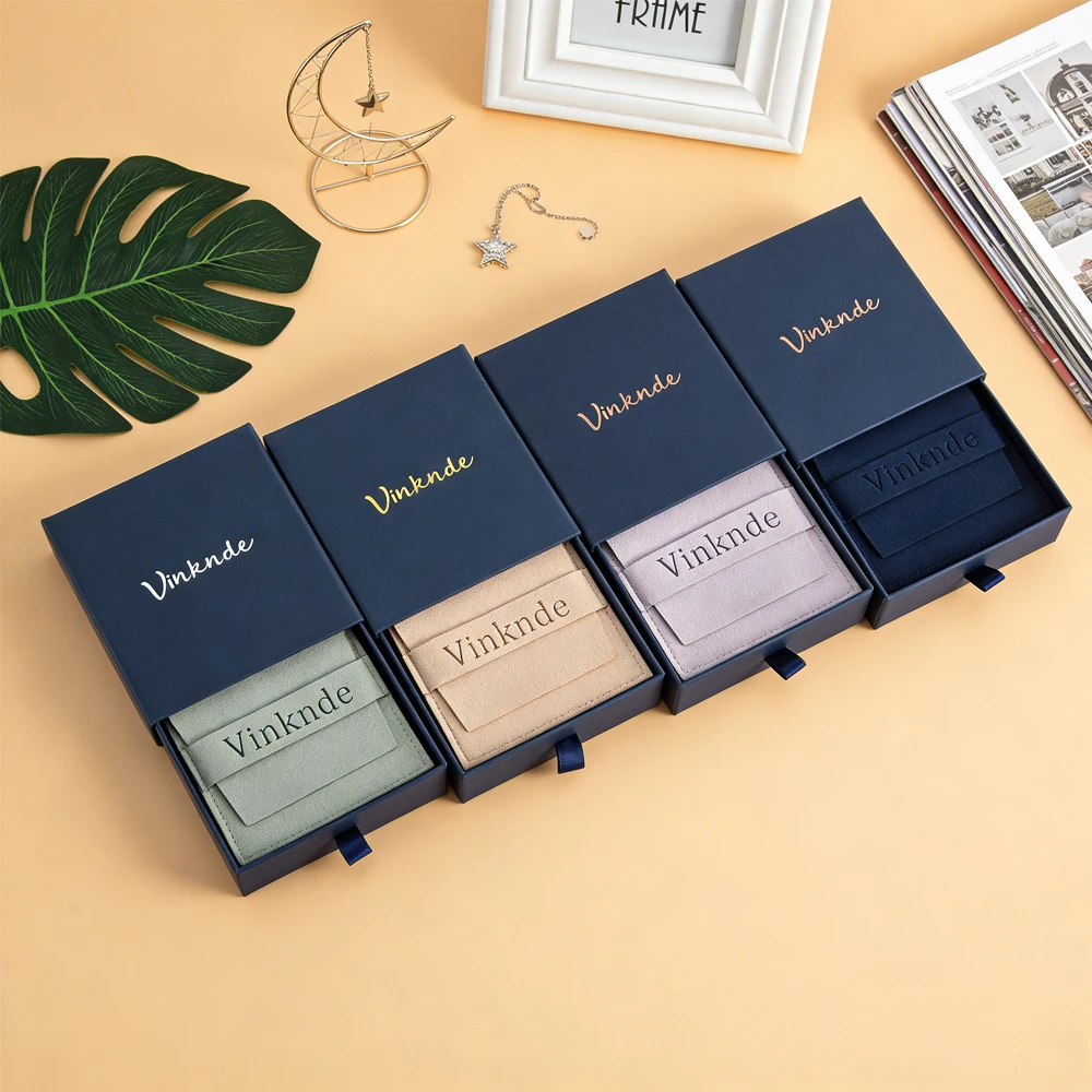 

50 шт., серьги с логотипом, коробка для колец, выдвижной ящик, упаковочные коробки для ювелирных изделий и ожерелья с сумкой из микрофибры, свадебный подарок