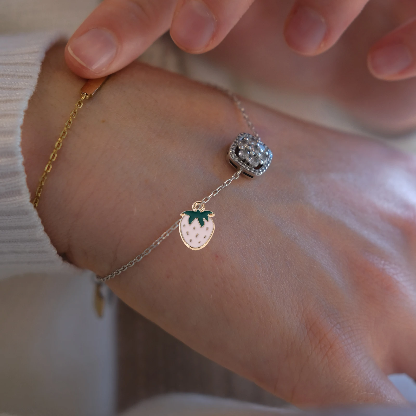 

50 Pcs Strawberry Pendant Earring DIY Accessories Key Bracelet Zinc Alloy Making Charms for Bracelets