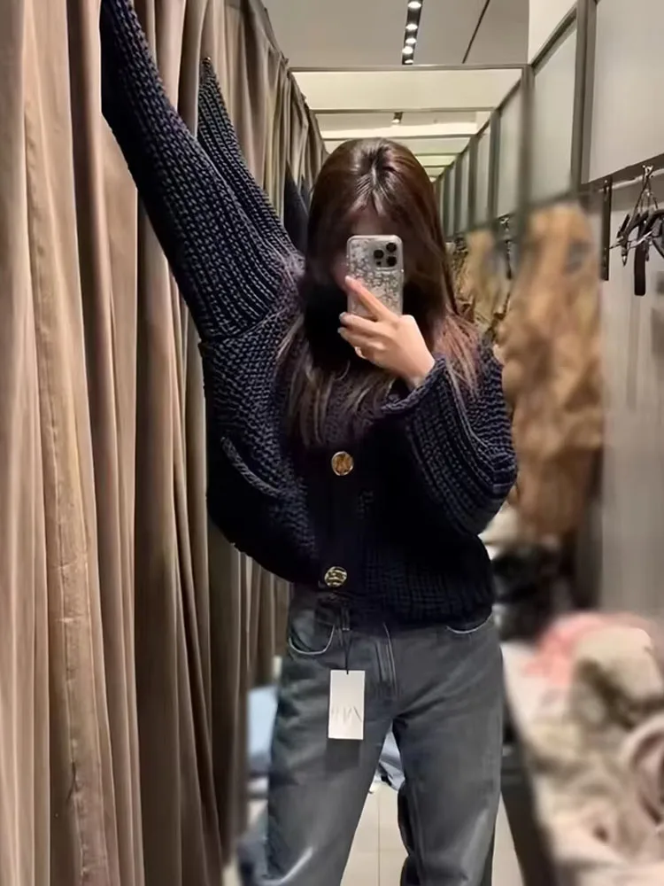 2024 Woman\'s Blue Coarse Knitted Sweater Coats Buttons 2 Pockets Female Solid Navy Fashion Vintage Casual Street Cardigan
