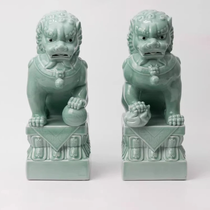 

Royal Lion Chengxiang "Good Moral Ornament Shadow Blue Glaze Ice Cracks Protect the House and Attract Wealth