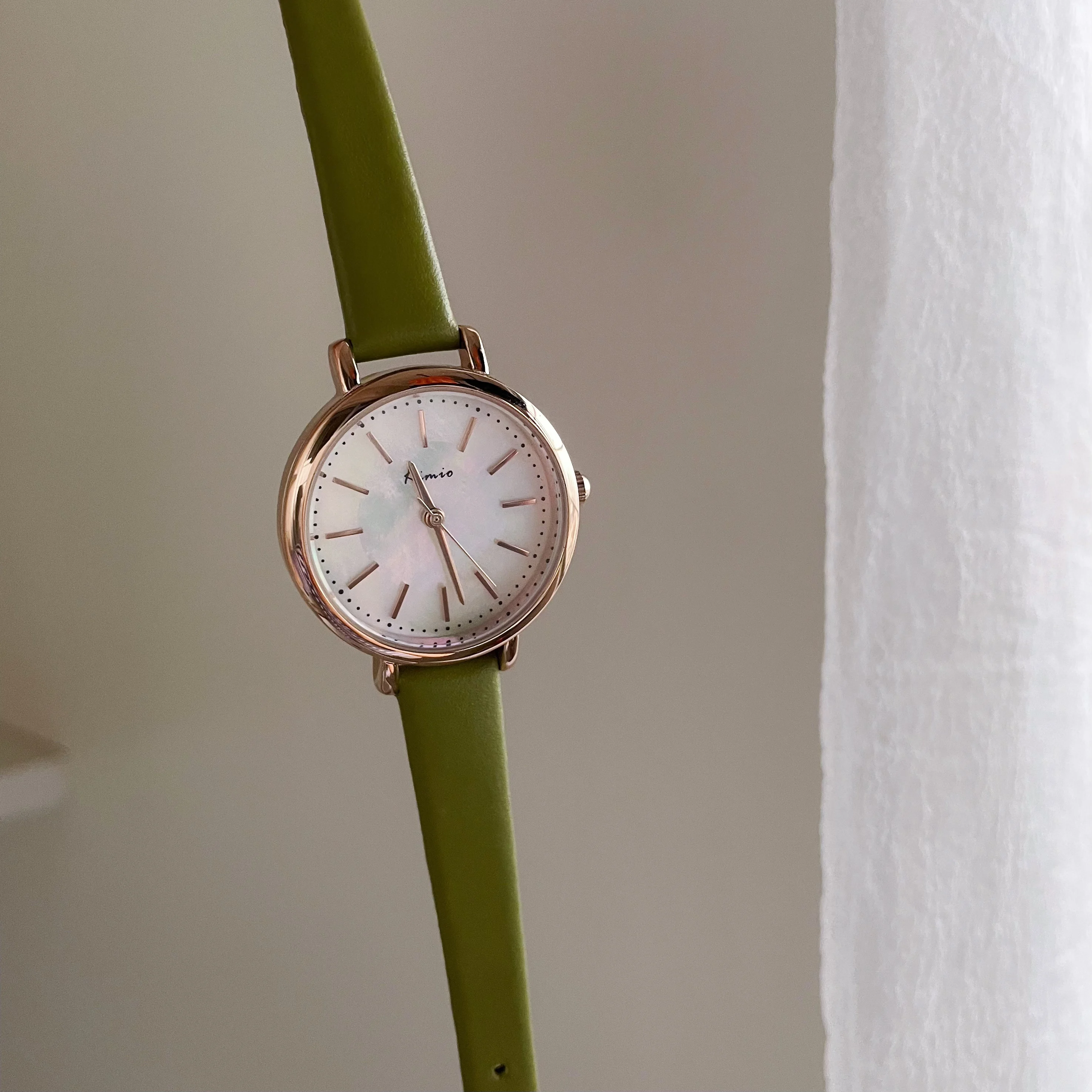 

Simpleround watch light luxury minimalist style leather strap watch for womenhighvalue and elegant women's watch genuine product