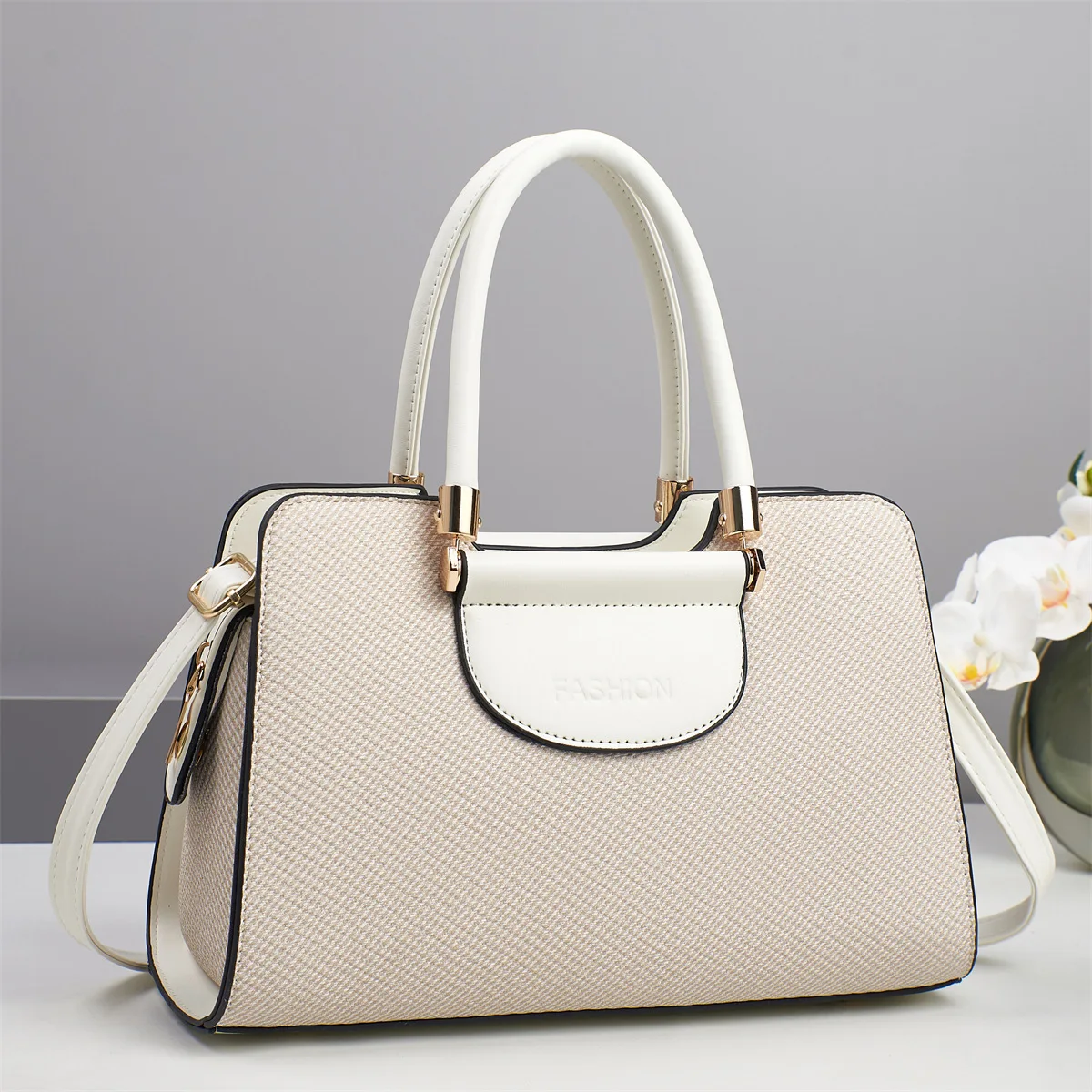 

Modern Colorblock 3-in-1 Convertible Shoulder/Crossbody Bag for Women - Minimalist Design with Elegant Silhouette