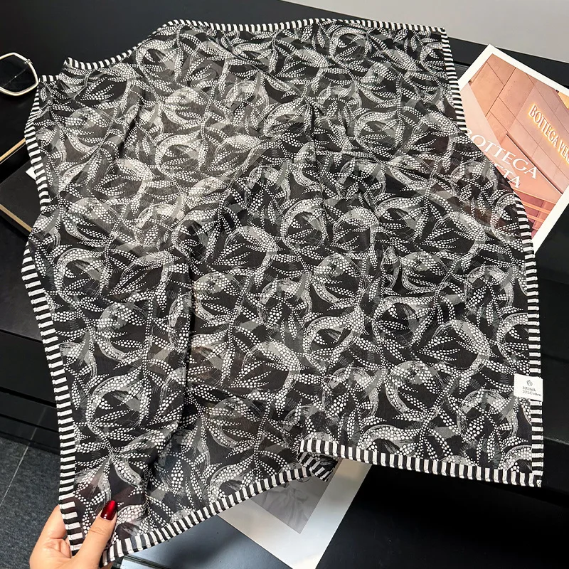 

Шелк и хлопок, новый модный шелковый шарф, универсальный легкий роскошный женский солнцезащитный крем с принтом, квадратный шарф на шею, шали