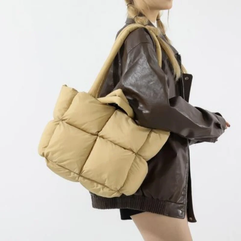 2024 new down jacket, simple cotton-filled space tote bag, soft checkered hand-held shoulder bag