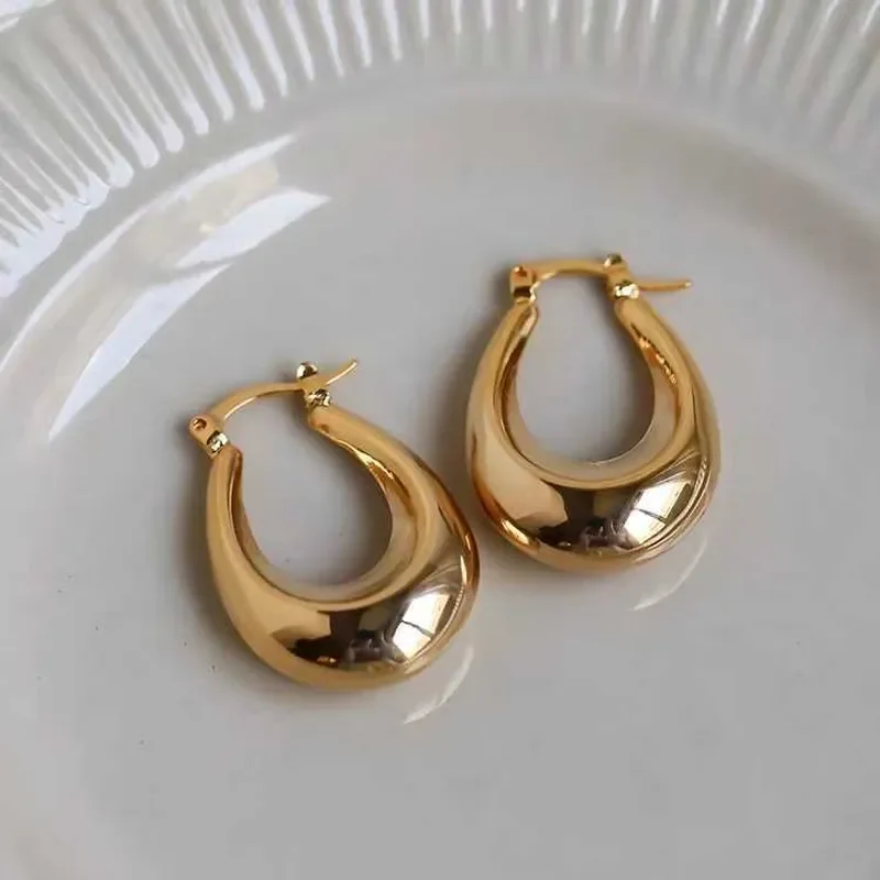 Fashion personalized metal water drop earrings, simple atmosphere, niche design earrings, cold wind oval earrings
