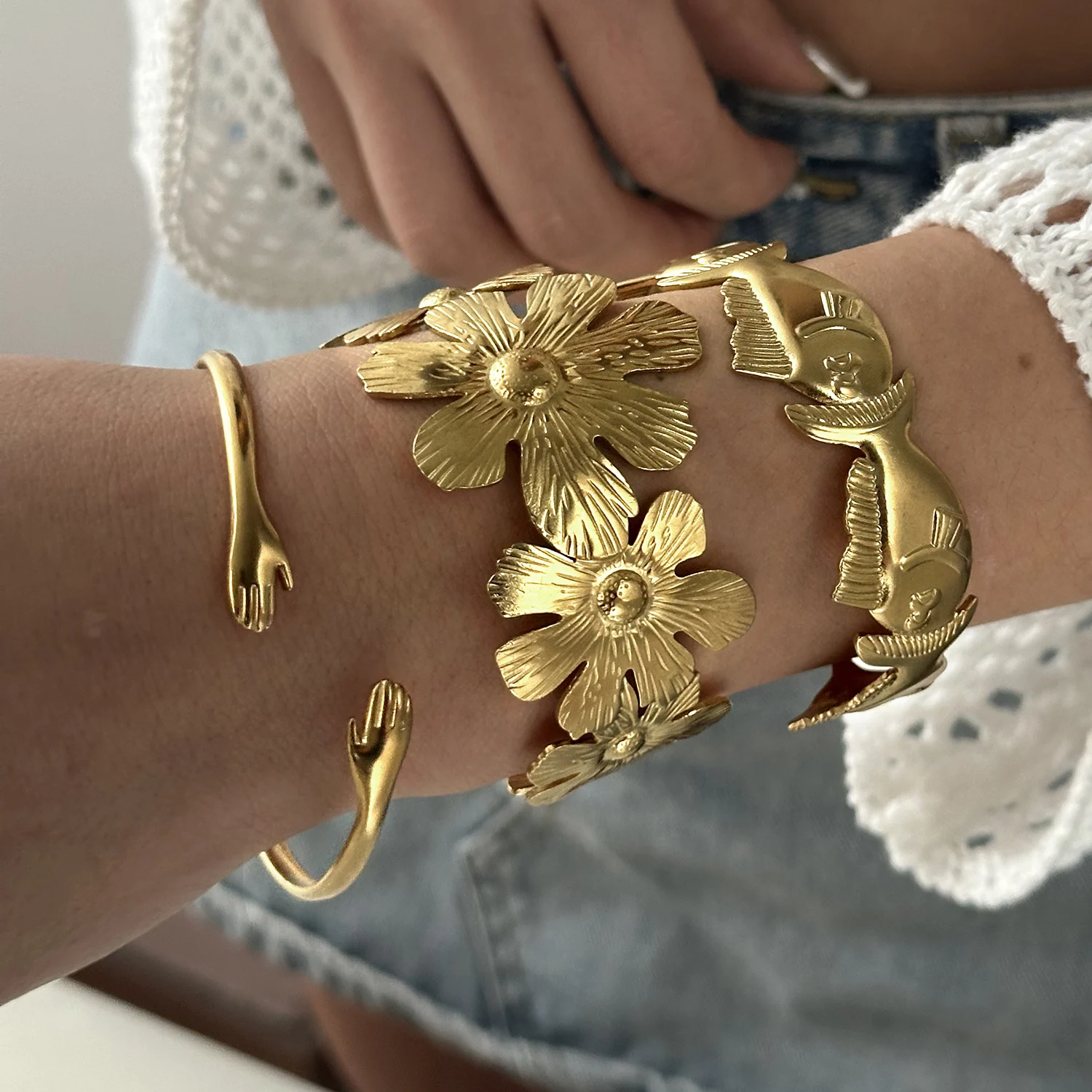 Vintage Exaggerated Metal Shell Starfish Bracelet for Women Fashion Gold Color Stainless Steel Cuff Bangle Beach Party Jewelry