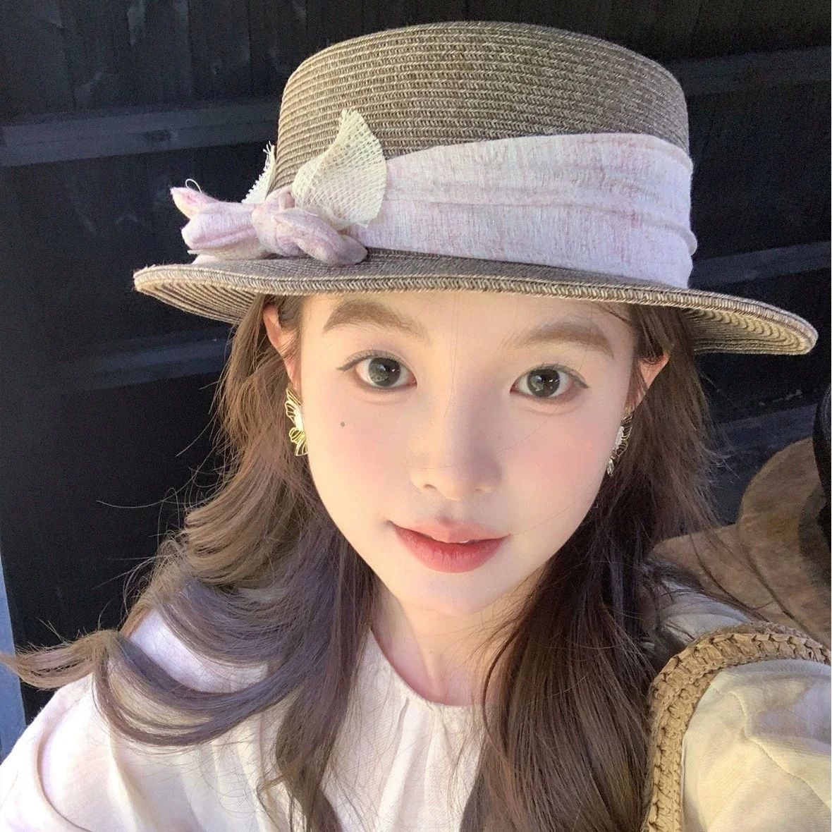 High-Quality, Retro, and Elegant Straw Hat for Women—Vacation-Style Flat-Top Woven Fancy Hat with Bow for Sun Protection