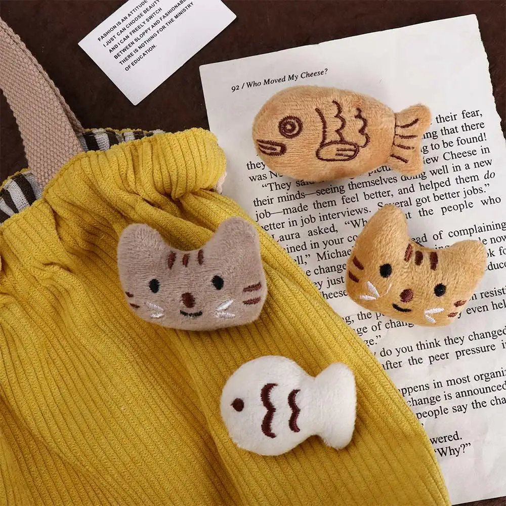 Lovely Cartoon Snapper Brooch Soft Plush Small Cat Fish Badge Pin Backpack Decor Accessory for Kids Jewelry Gifts