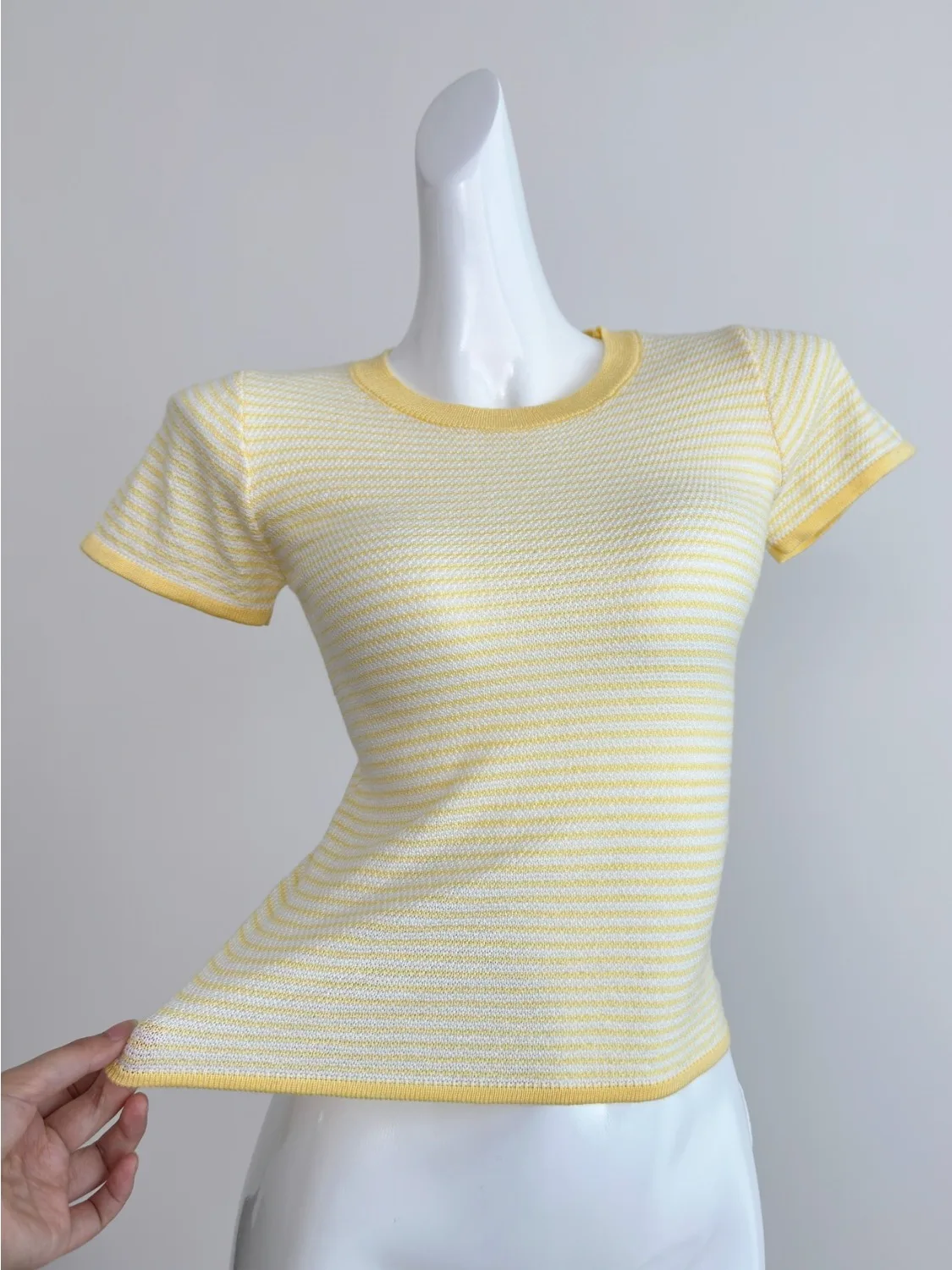 

Women's round Ne ort Sve Knitted T-irt Slim Fit Color Faionable Versatile Summer Top 2025 New Arrival