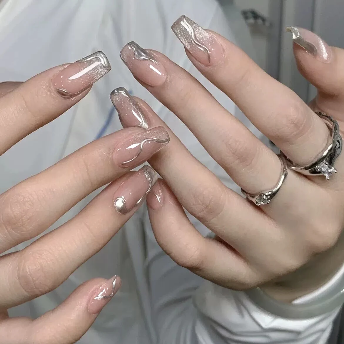 เล็บปลอมทรงอัลมอนด์ 3 มิติ ลายดอกเชอร์รี่ น่ารัก 10 ชิ้น แบบไล่สีสไตล์ฝรั่งเศส ติดง่าย ใช้ได้ในวันหยุด