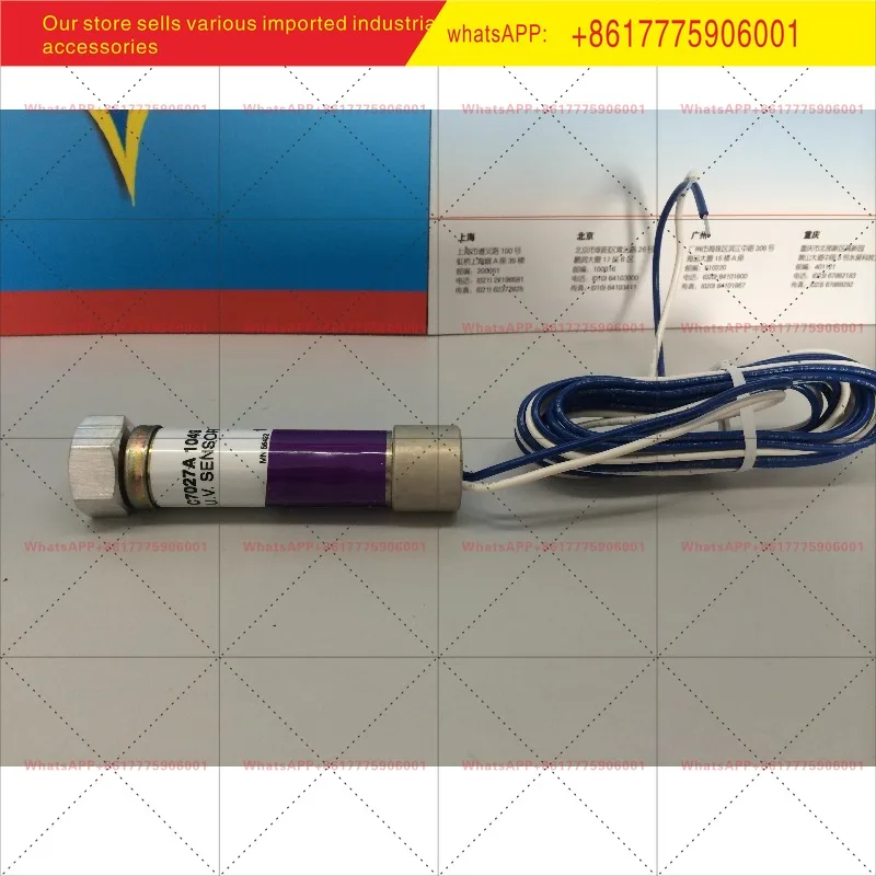 

УФ-детектор пламени C7027A1049