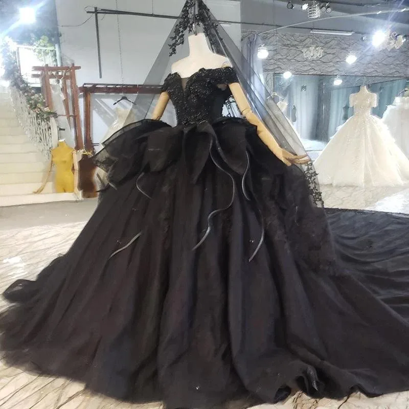 

Black Beading Pearls V-Neck Bride Dress Fashion Off the Shoulder Ruched Chapel Train Ball Gowns Plus Size Luxury Wedding Dress