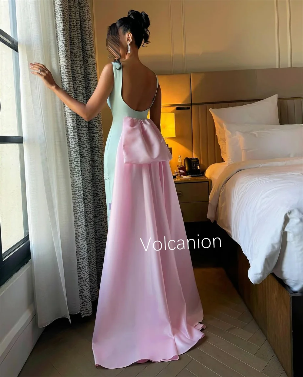 Vestidos midi sem costas retos com padrão de camisa requintado personalizado estilo moderno para ocasiões sob medida