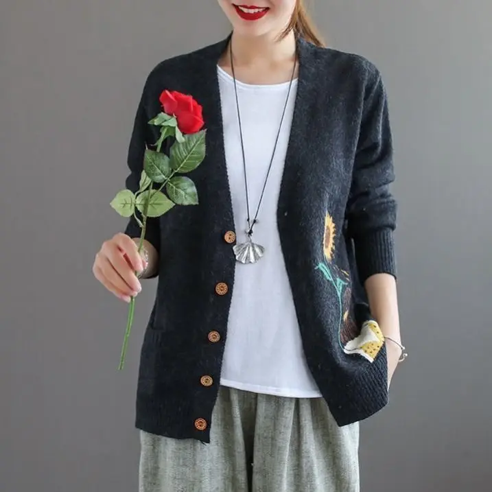 2024 Spring and Autumn New Knitted Jacket Sweater Women\'s Long Sleeve Jacquard Fashion Versatile Loose V-neck Cardigan Top