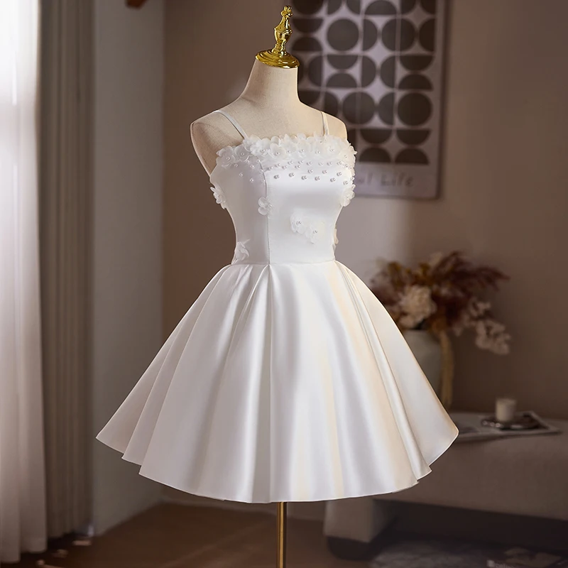 AnXin SH księżniczka biała satynowa sukienka wieczorowa na ramiączkach spaghetti, zdobiona koralikami, kwiatami, kokardą, sznurowana, krótka, szyta na miarę, mała biała sukienka