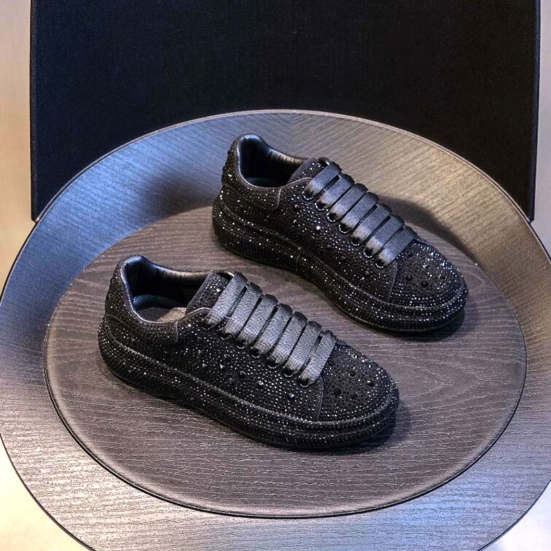 

Leather low-top hot diamond sneakers for men and women, red style lace-up casual daddy shoes, plus-size sports shoes 45, 46 A8