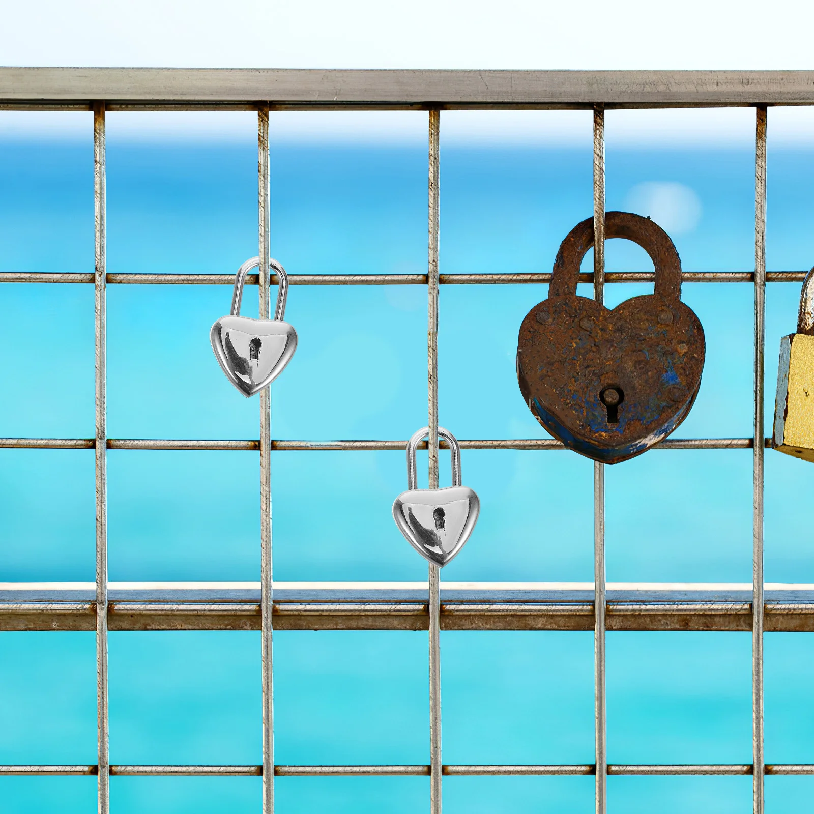 

4Sets Heart Shaped Padlock Metal Jewelry Lightweight Romantic Accessory for Couples Travel Anniversary Wishing