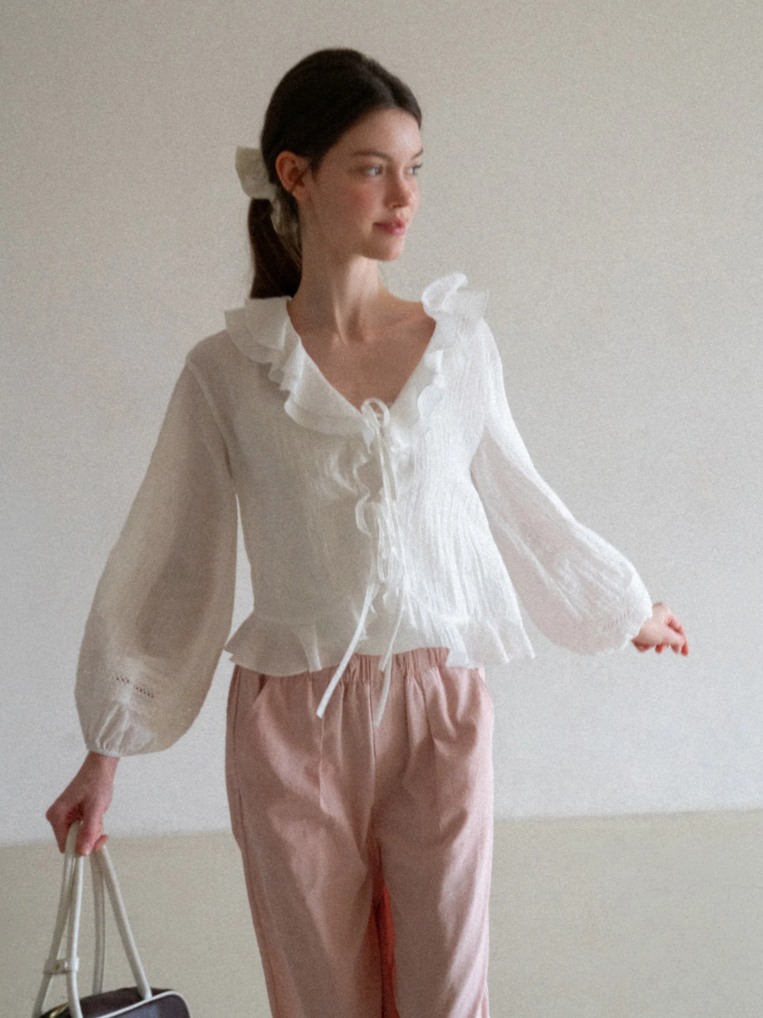 

Eggka Romantic Style V-Neck Long Sleeve Women's Chiffon Shirt Bow Tie Thin Design Summer Sunscreen White Lace Top