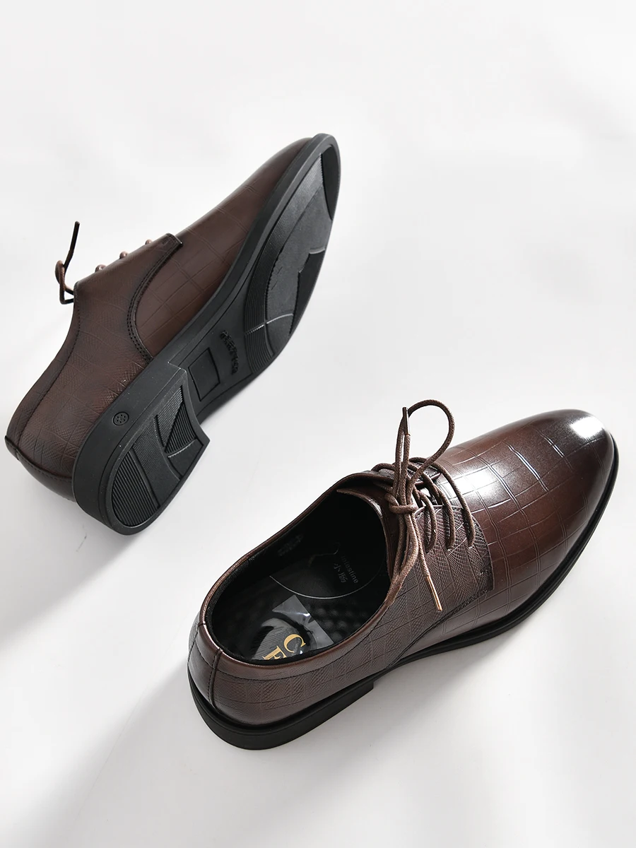 

Genuine Leather Embossed Business Formal Men's Shoes Top Layer Cowhide Slip-On round Toe Low Heel Rubber Bottom Casual Shoes