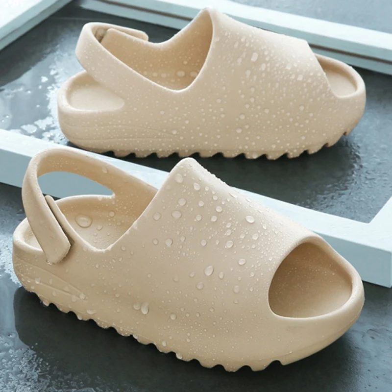 Bebealy zapatillas impermeables de verano para niño, sandalias suaves antideslizantes para el hogar, toboganes de ducha para baño interior, soporte para arco con hebilla