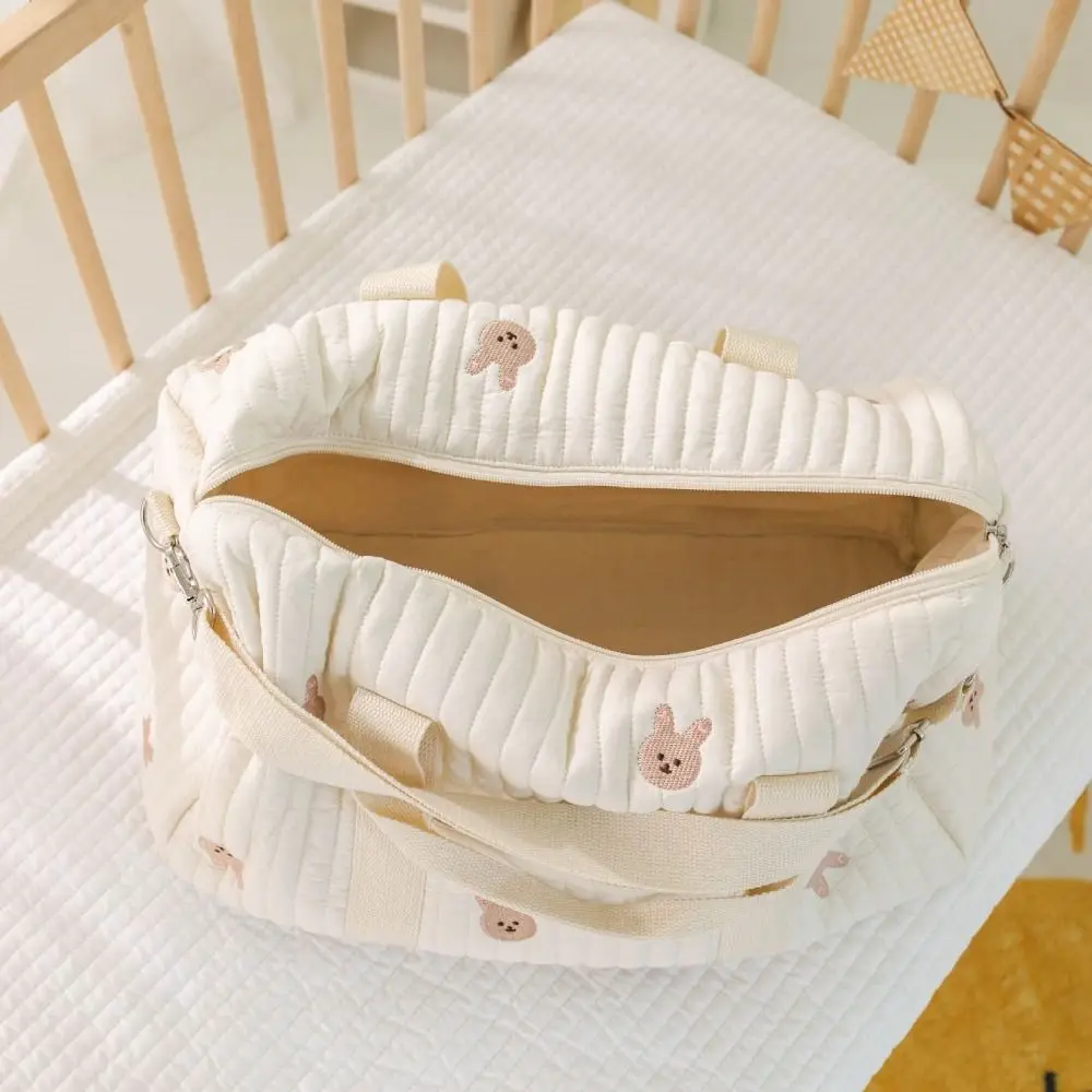 

Large Capacity Travel Luggage Bag Foldable Multi Functional Embroidered Travel Bag Cartoon Bear Sweet Flower Handheld Duffle Bag