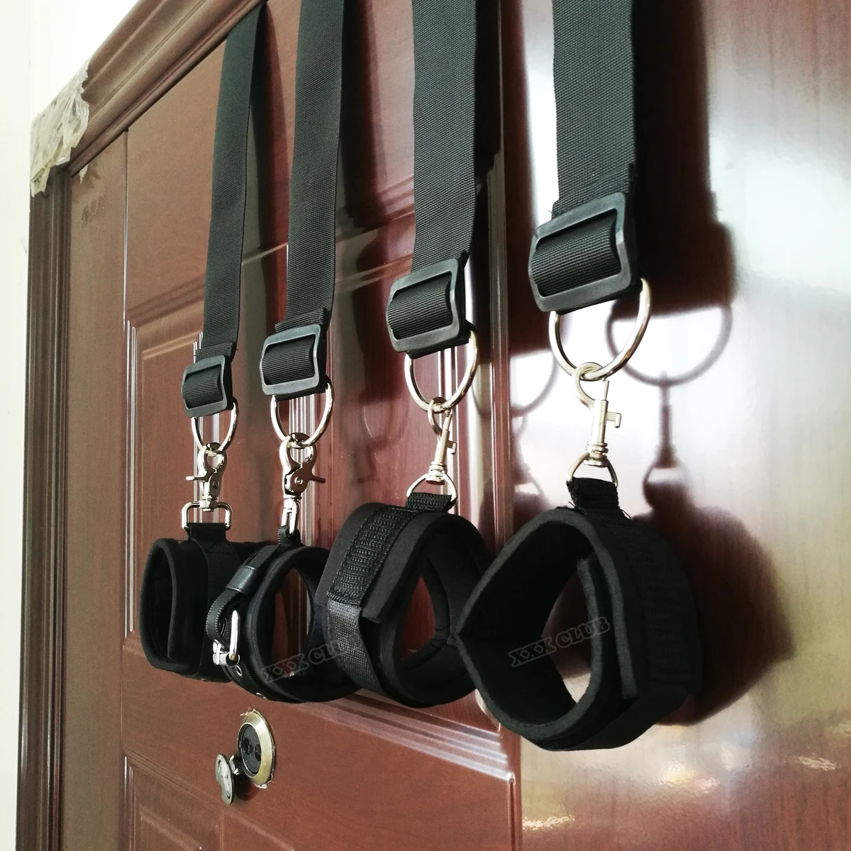 أصفاد ألعاب جنسية للبالغين ، معلقة على الباب ، أصفاد معصم ، أرجوحة ، أصفاد يد معلقة ، ألعاب ضبط النفس ، لعب الجرو ، عبودية