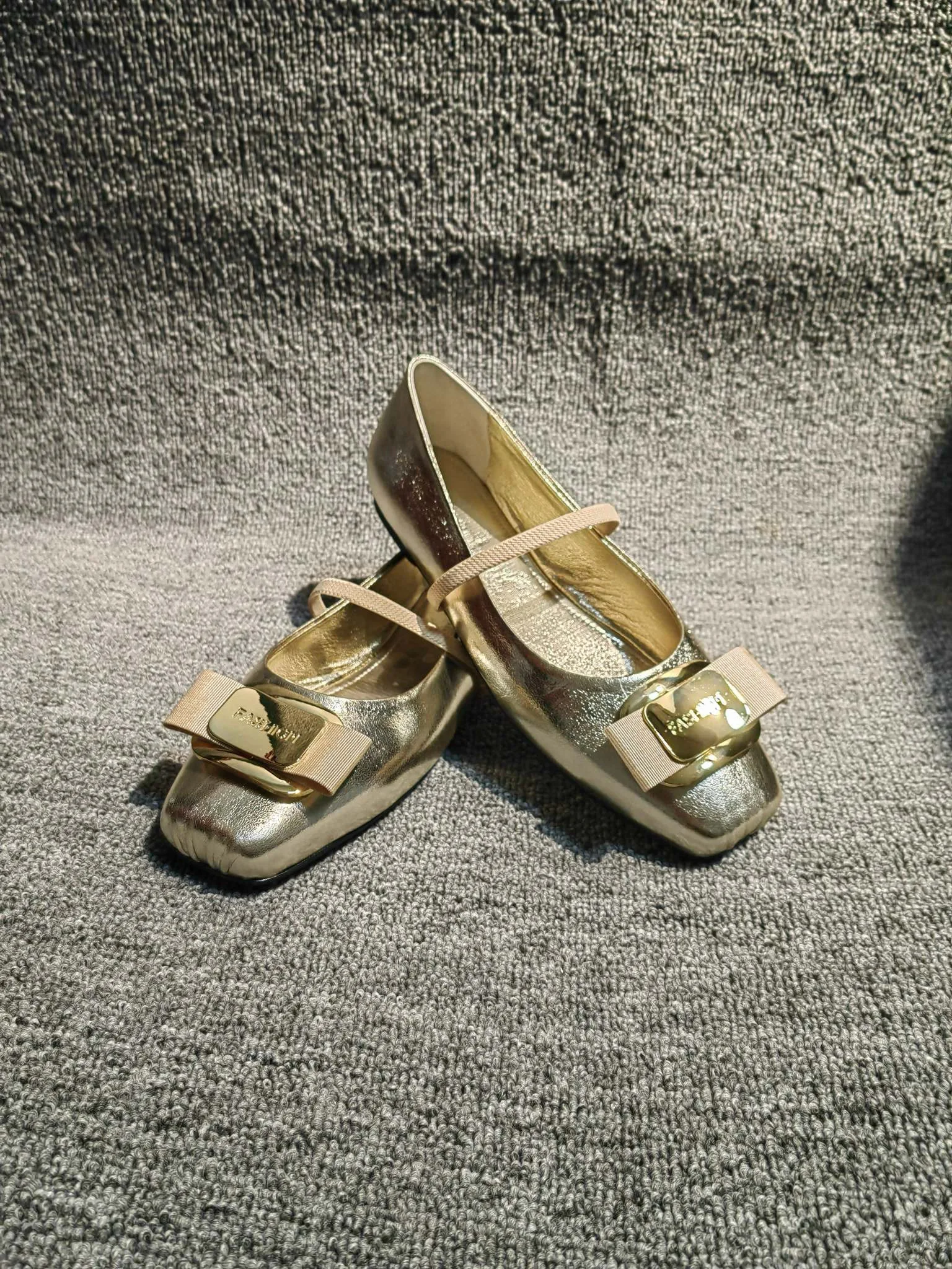 2024 Classic Style Women's Flat Shoes Small Heel Genuine Leather Teacher Girls Women's Casual Fashion Sandals