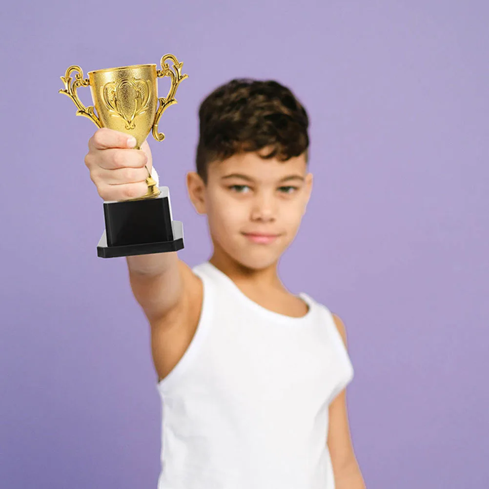 

Plastic Trophy Ornaments Small Party Cup Trophies Mini Awards Christmas Decorations Lifelike Reward Gifts Practical