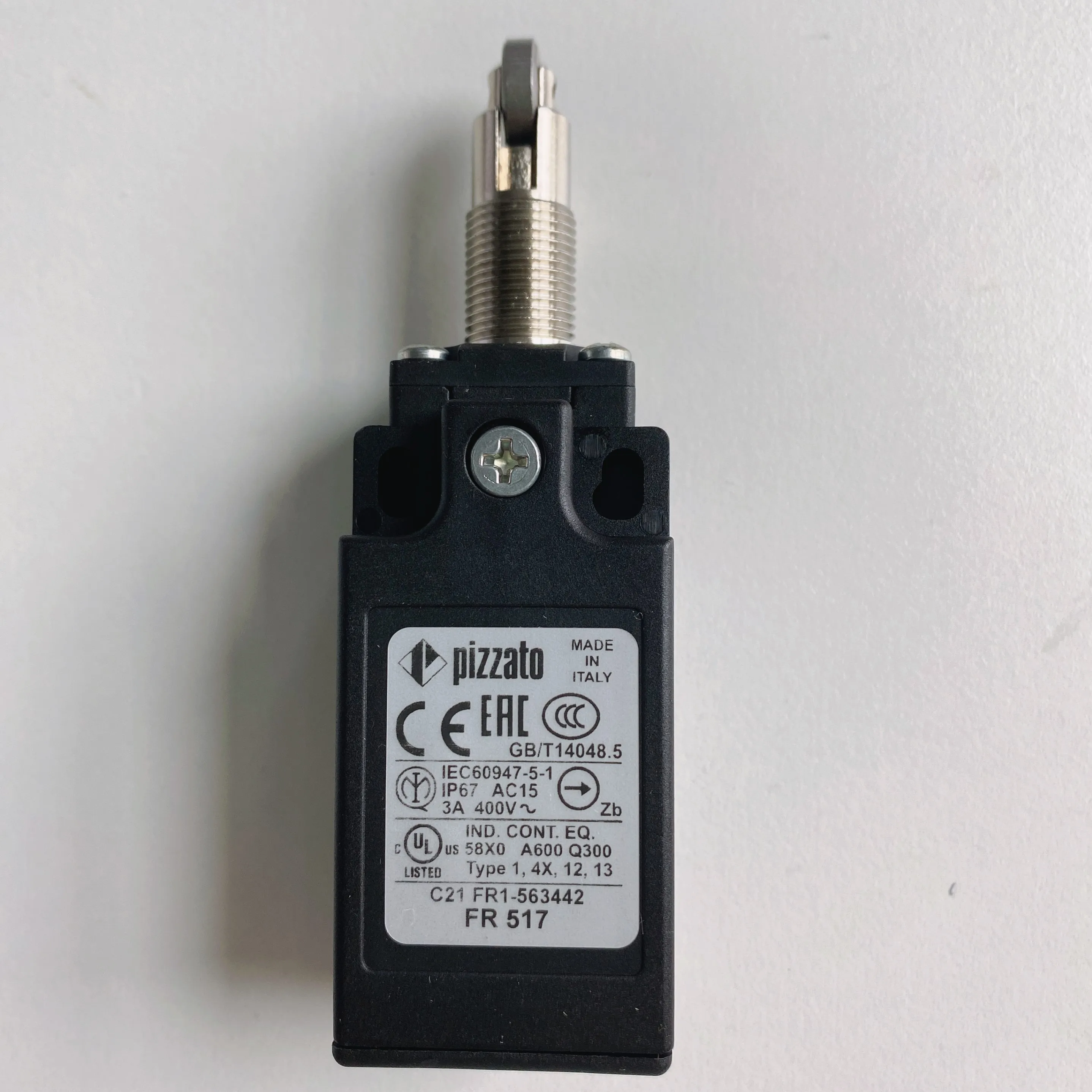 

New original Pizzato limit switch FR 517