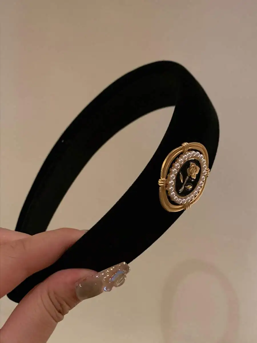 

Elegant Black Velvet Rose Headband For Women Daily Wear Hair Accessory