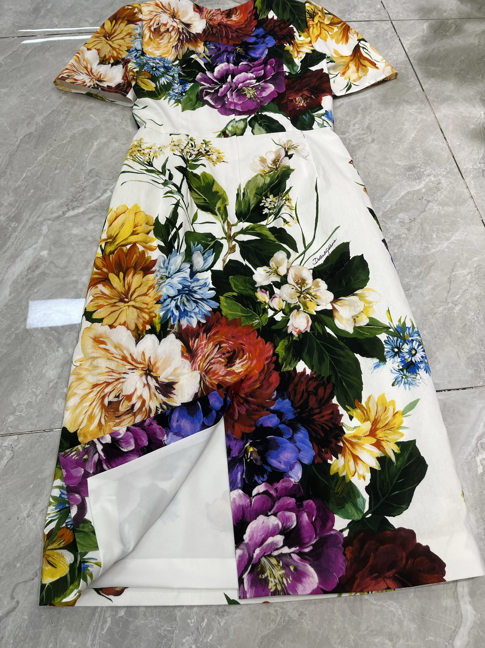 高品質なファション、優れたウェア、クレープ素材の伸縮性のあるコットン、またはスリーブ付きウエストシェイプミディ丈ドレス、花柄プリント、サマードレス