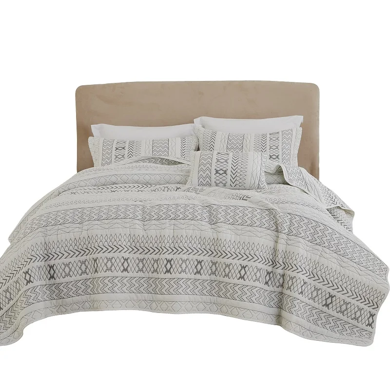 Manufacturer European Style Bed Linen 100% Microfiber Embroidery Plain Bedspread
