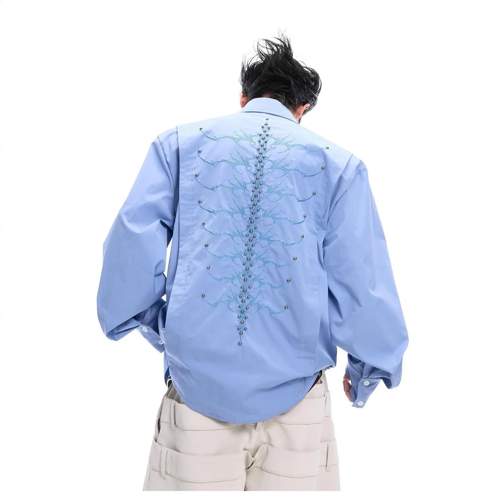 

Женская кожаная куртка из ПУ с тяжелой вышивкой, текстурой «змеиная кость», декоративными заклепками на спине и чистым лацканом Cleanfit...