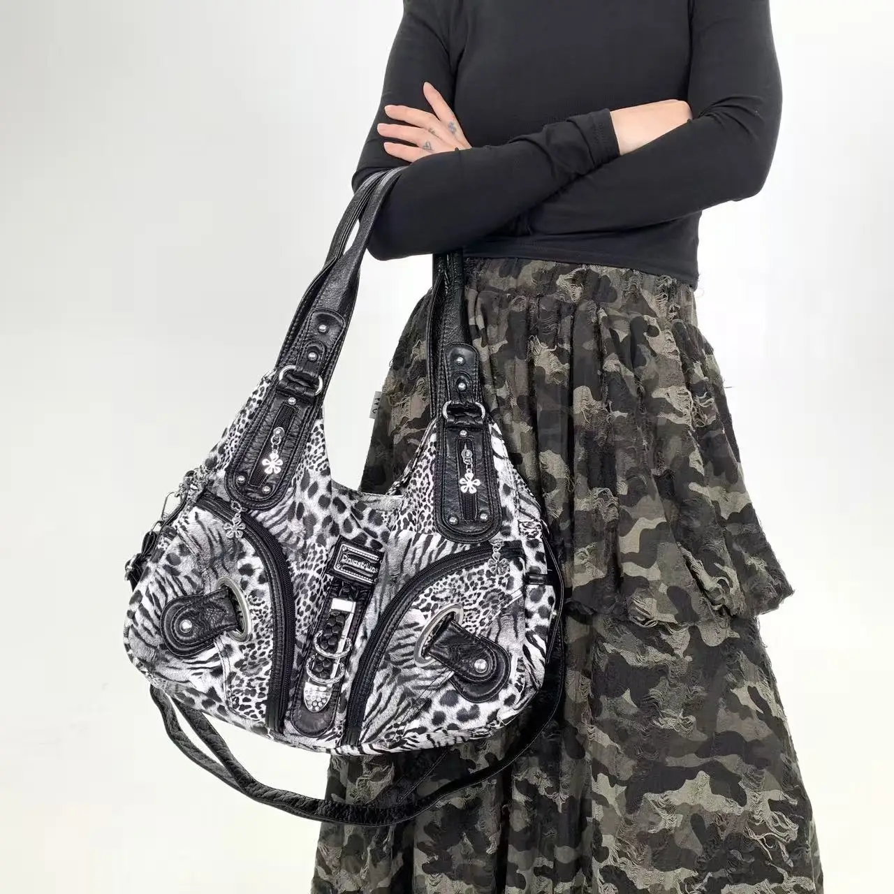 

Fashion Leopard Shoulder Bag Spice Girl Personalized Multifunctional Handbag Women's Travel Shopping Crossbody Dumpling Bag