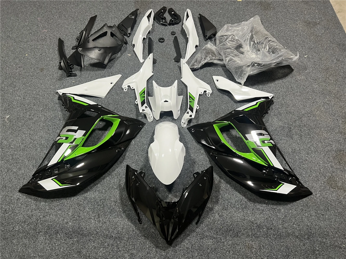 Suitable For Ninja 650 EX650 2017 2018 2019Motorcycle ABS Injection Full Fairing Set Bodywork Kit Panel Ninja 650R 17-19 White