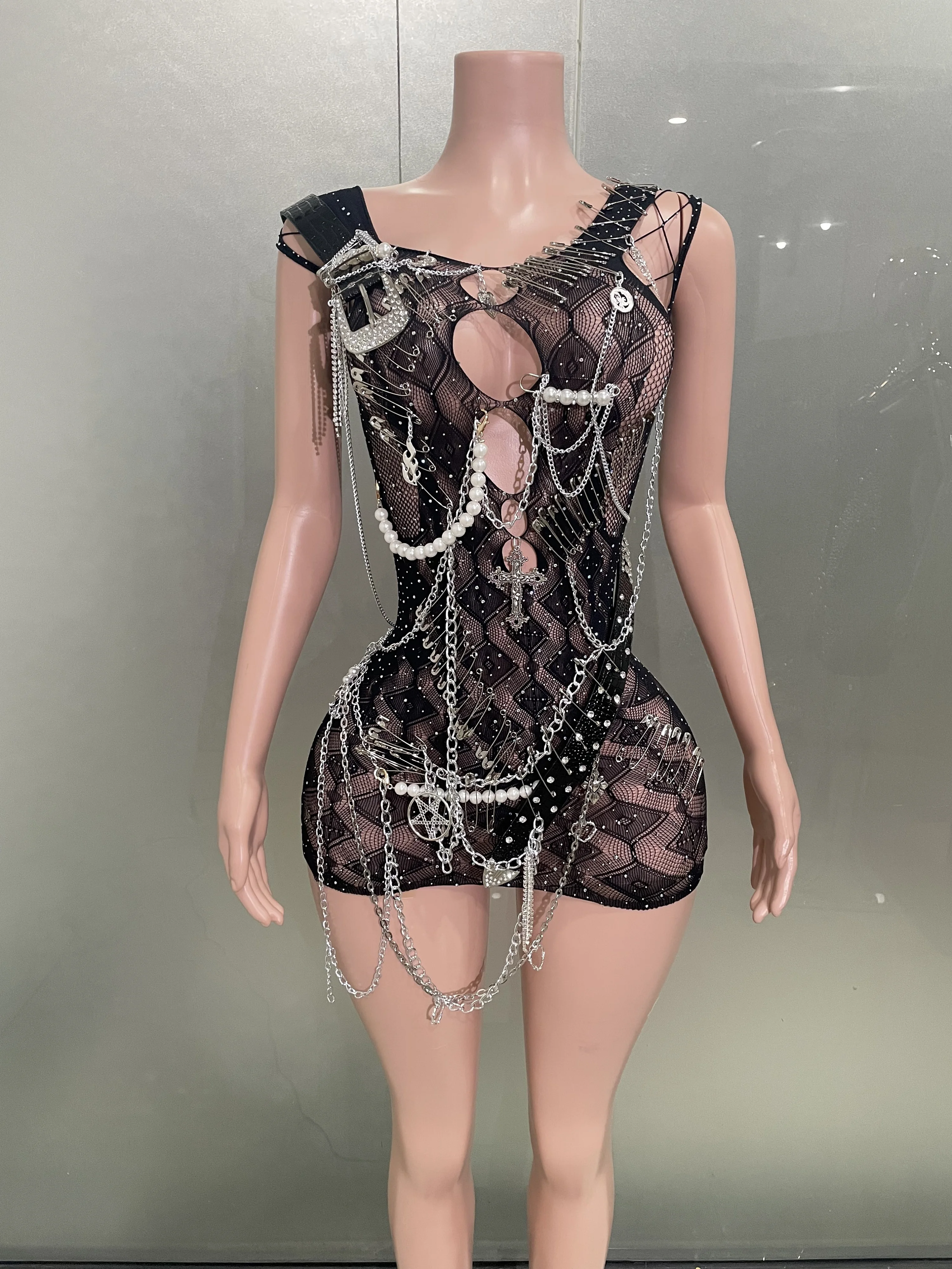 STOCK Sexy Fashion Pin Decoration Fringe Beading Short Party Dress Women Hollow Out Nightclub Outfit Performance Singer Costume