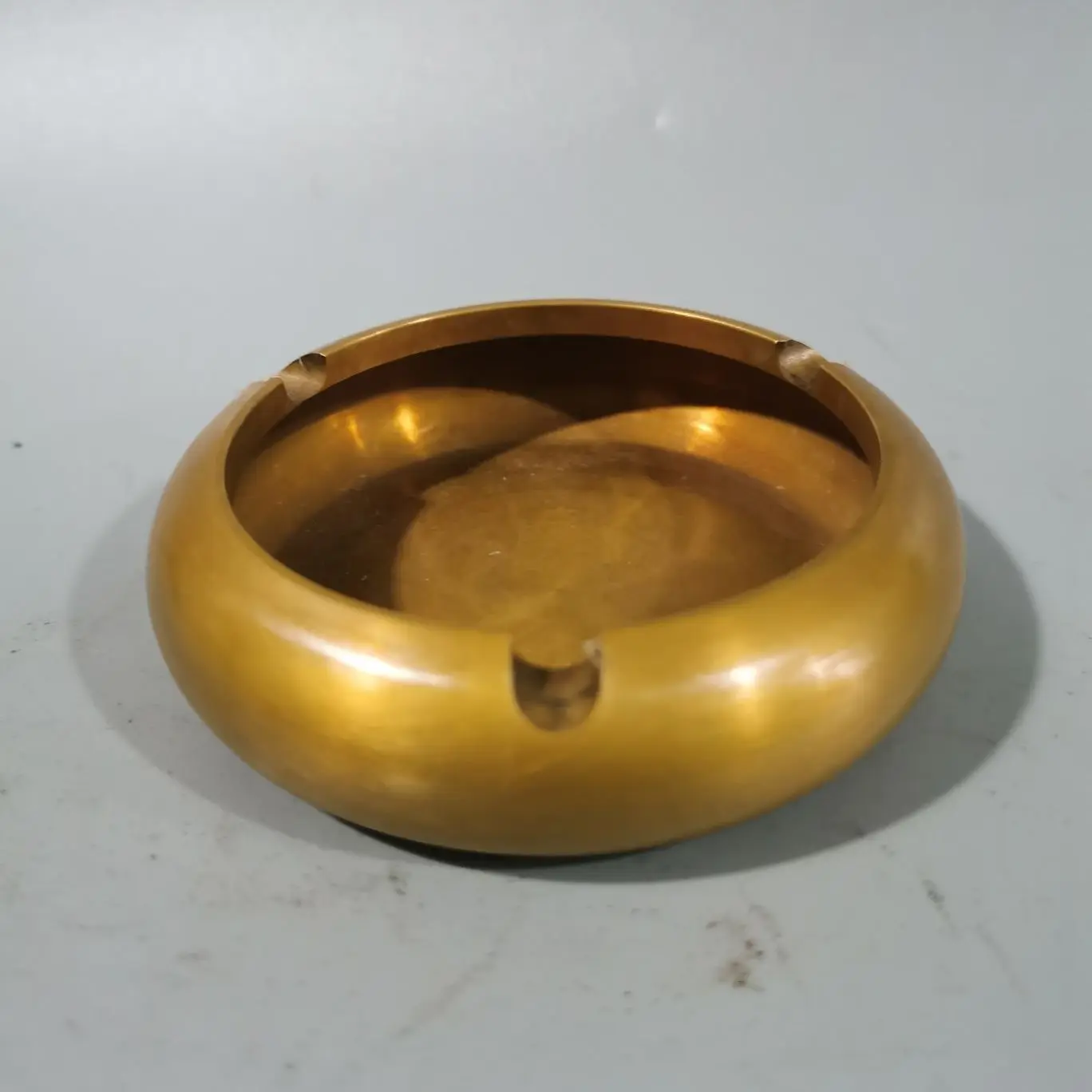 Metal Round Ashtray Portable Golden Brass Ashtray Office Car Creative Cigar Ashtray