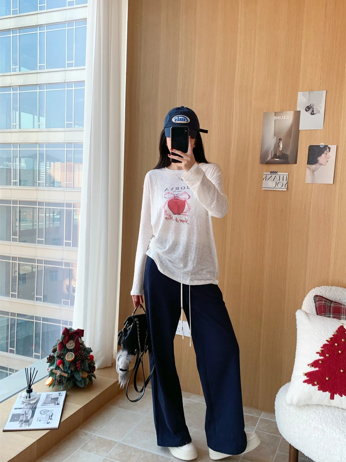 

Collaboration Edition Long Sve T-irt And High Waist Pleated Pants with Floral Patterns And Luy Little Design