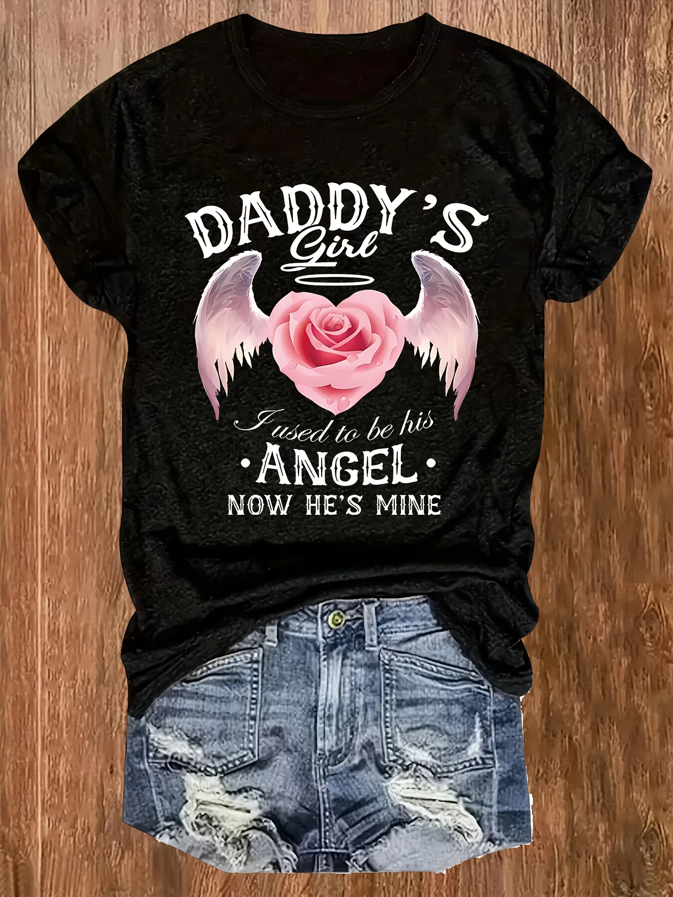 Plus size casual T-shirt met ronde hals - Daddy's Angel Memorial grafisch T-shirt met hart- en vleugelsontwerp, zachte polyester-spandex-mix