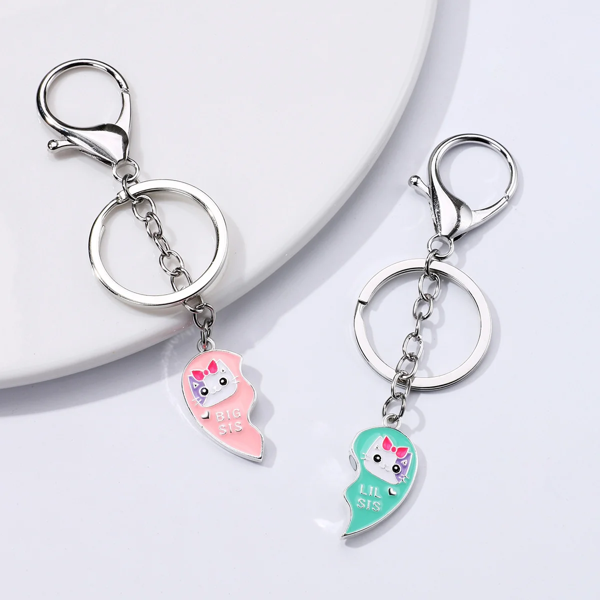 2 Stücke Katzen-Schlüsselanhänger „Große Schwester, Kleine Schwester“ für Familie oder beste Freundin, modischer, kreativer magnetischer Schmuck, Accessoires, Partygeschenk – Detail 6