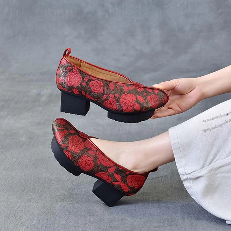 2025年ヘッドレイヤー牛革プリント新中国風粗ヒールレディースシューズエスニック風レトロシングルシューズ