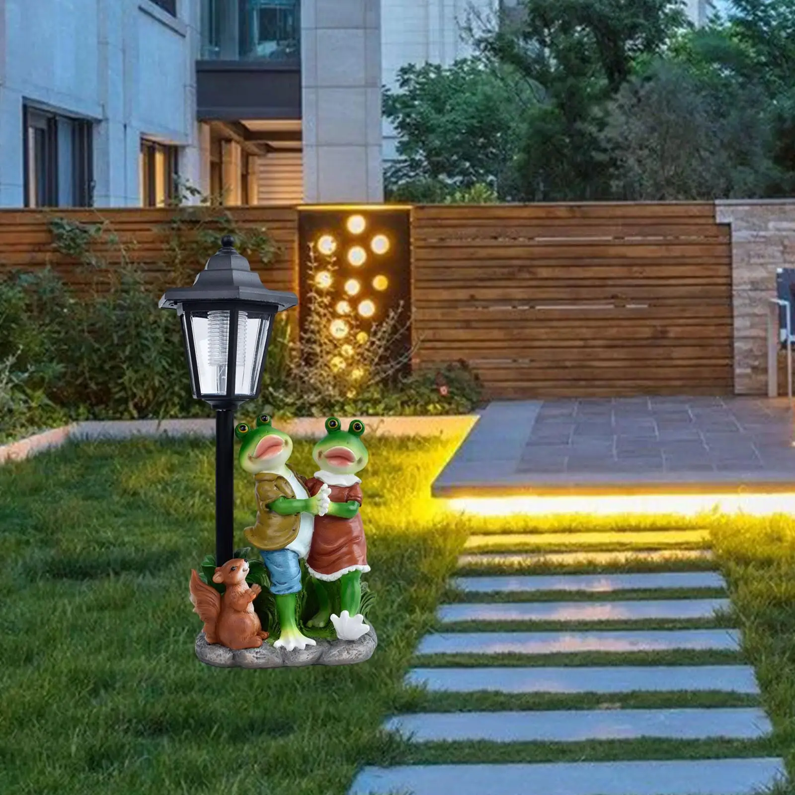 

Garden Frog Statue Solar Post Lamp Solar Powered Cute Weather Resistant Garden Craft Solar Garden Decor for Balcony Multipurpose
