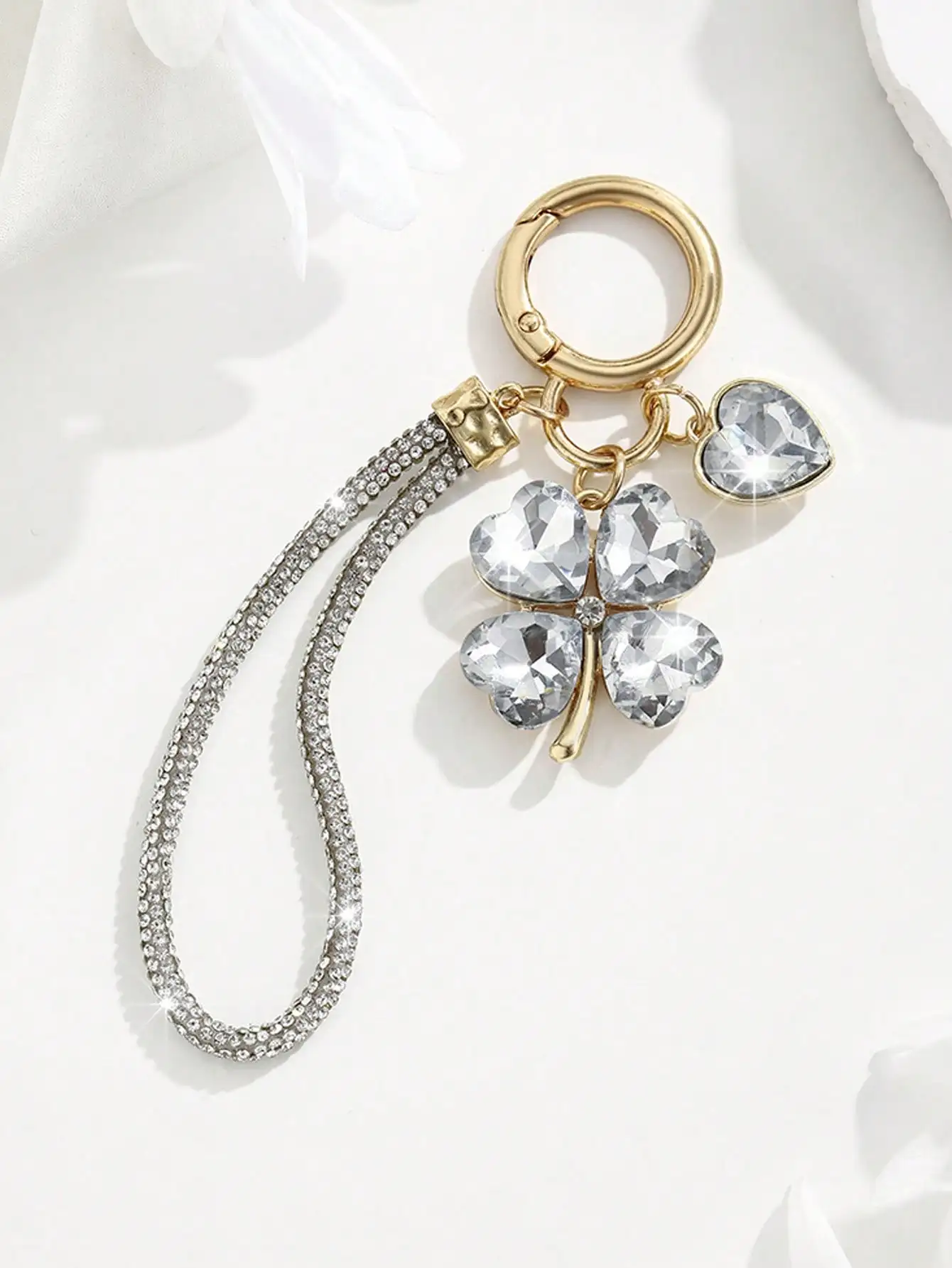 Crystal Clover Keychain with Heart Pendant, Car Key Ring & Bag Charm, Perfect Gift for Women
