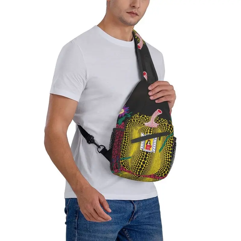 Yayoi Kusama Pintura Abstrata Sling Peito Bag, Mochila Crossbody de Ombro Personalizado para Homens, Ciclismo, Camping Daypack