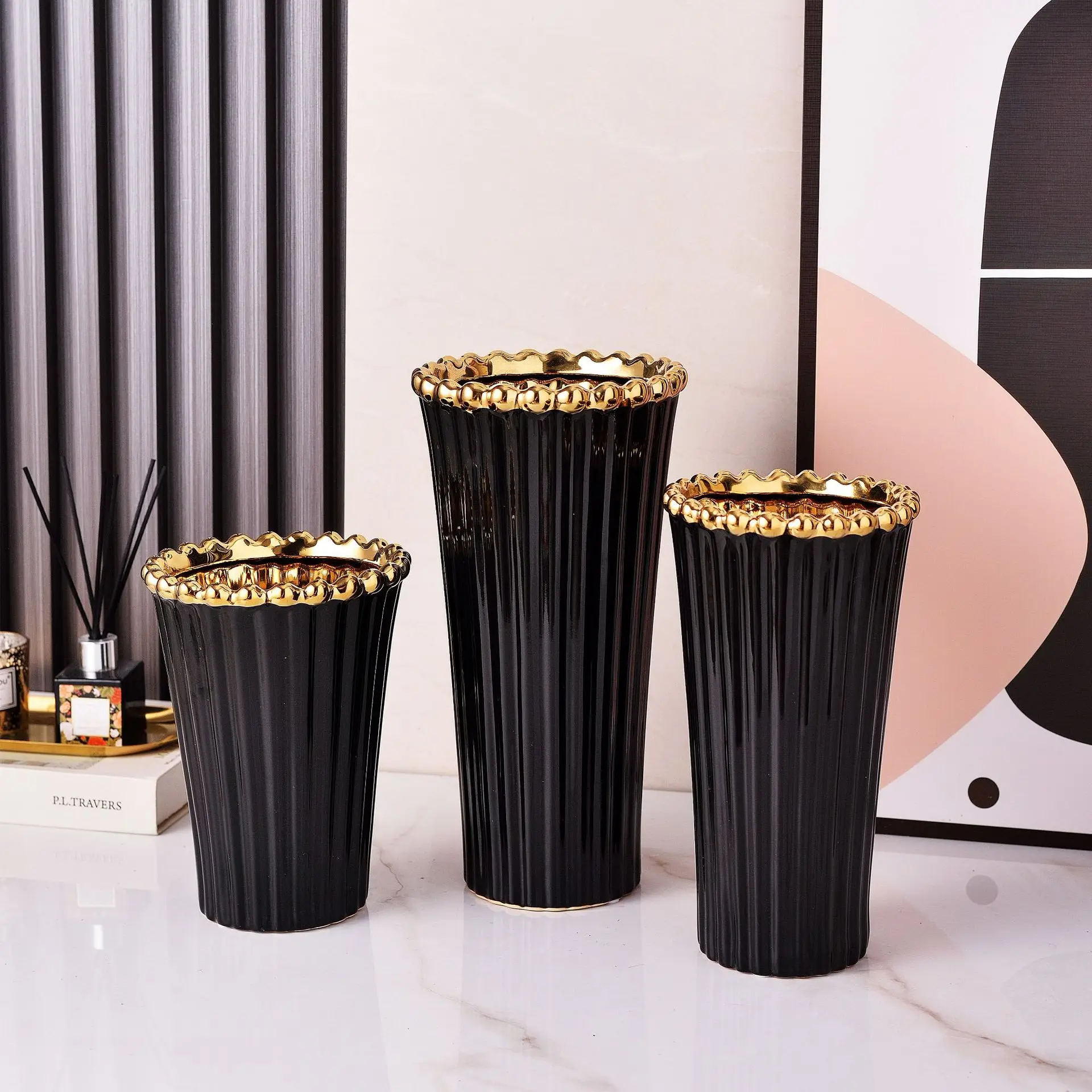 

Modern luxury ceramic vase, gold black white crown electroplated ceramic vase, floral ware, home decoration ornaments