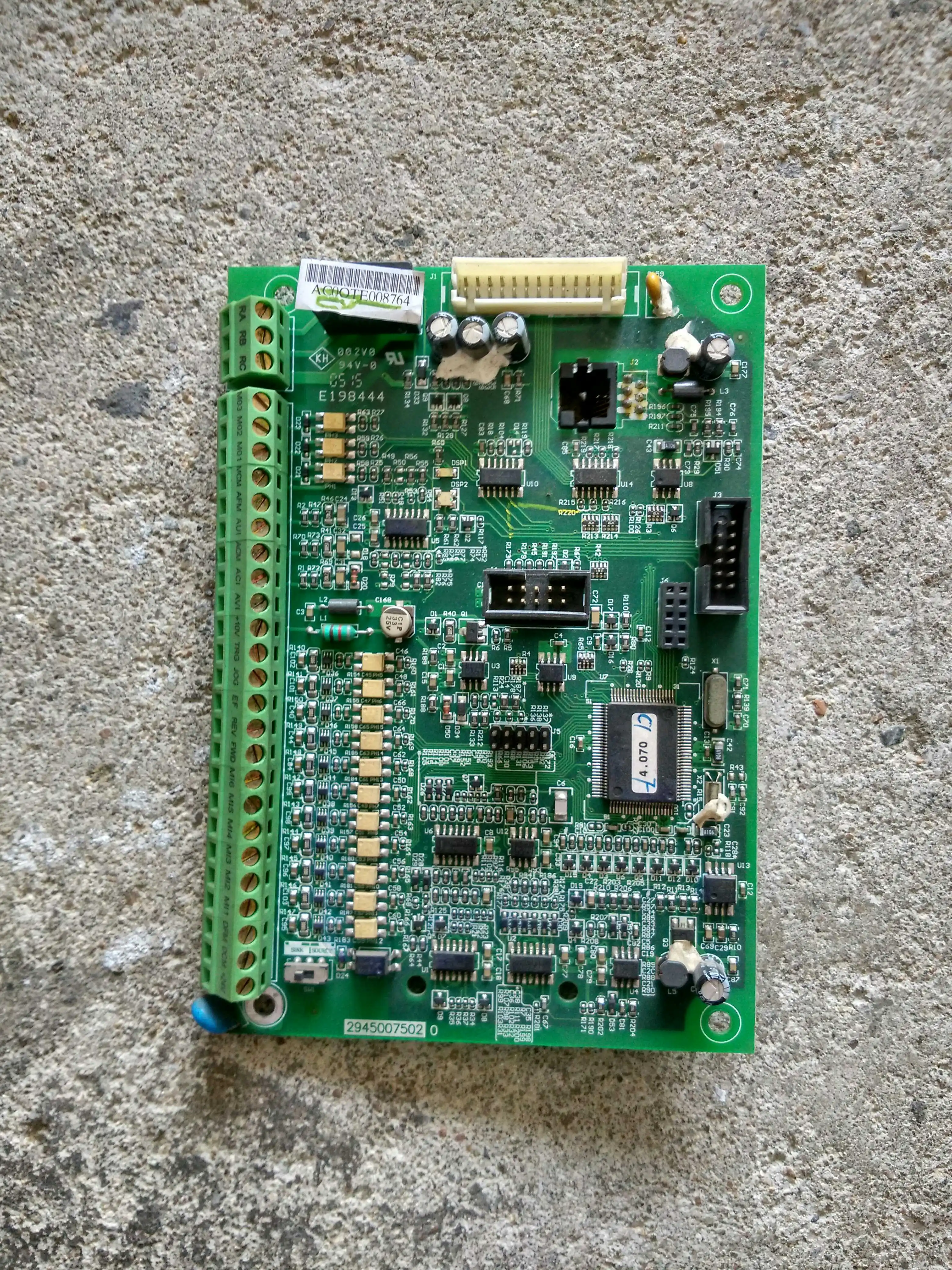 

Second-hand VFD-B series inverter main board CPU board power board each power has a function package