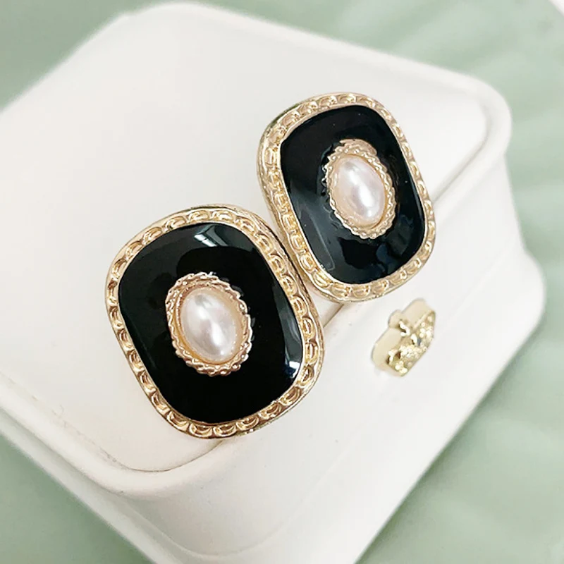 Black Enamel Oval Stud Earrings for Women Bohemian Trendy New Fashion Geometry Statement Small Earrings brincos 2024 new in