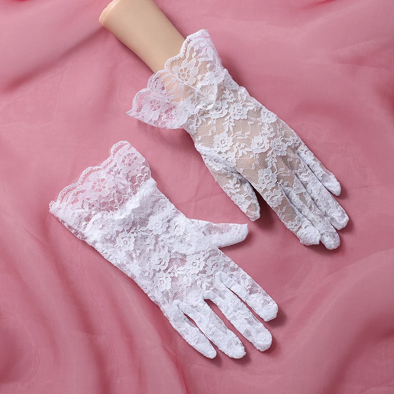 White fingered short bridal gloves, elegant lace wrist length Wedding gloves, suitable for women's wedding accessories