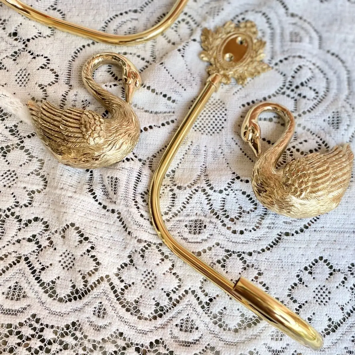 French light luxury retro, brass curtain hook, creative curtain decoration in the foyer